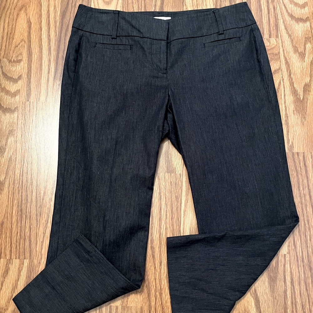 Loft Outlet Denim Cropped pants in size 0P.
